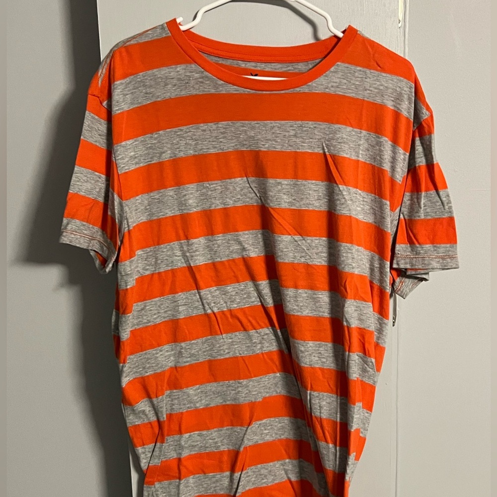 American Eagle Orange and Gray Casual Tee